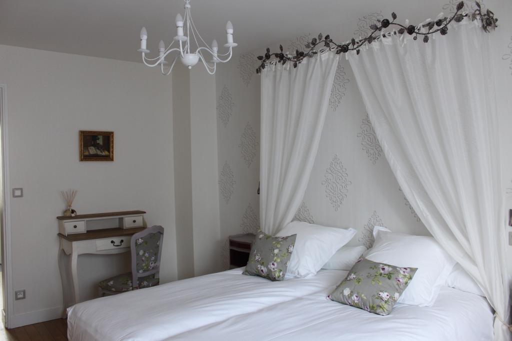 Au Coeur De Beauvais Bed & Breakfast Exterior photo