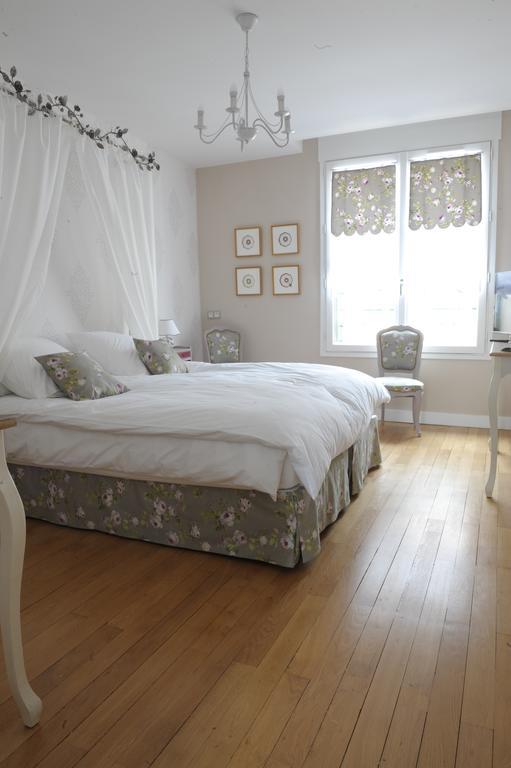 Au Coeur De Beauvais Bed & Breakfast Exterior photo