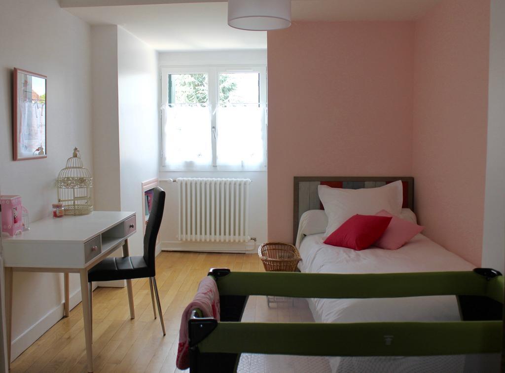 Au Coeur De Beauvais Bed & Breakfast Exterior photo